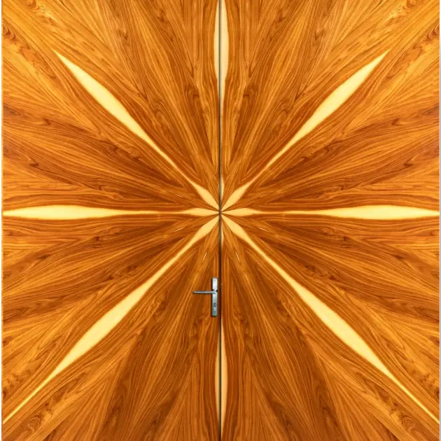 DOOR 12 HANDLE